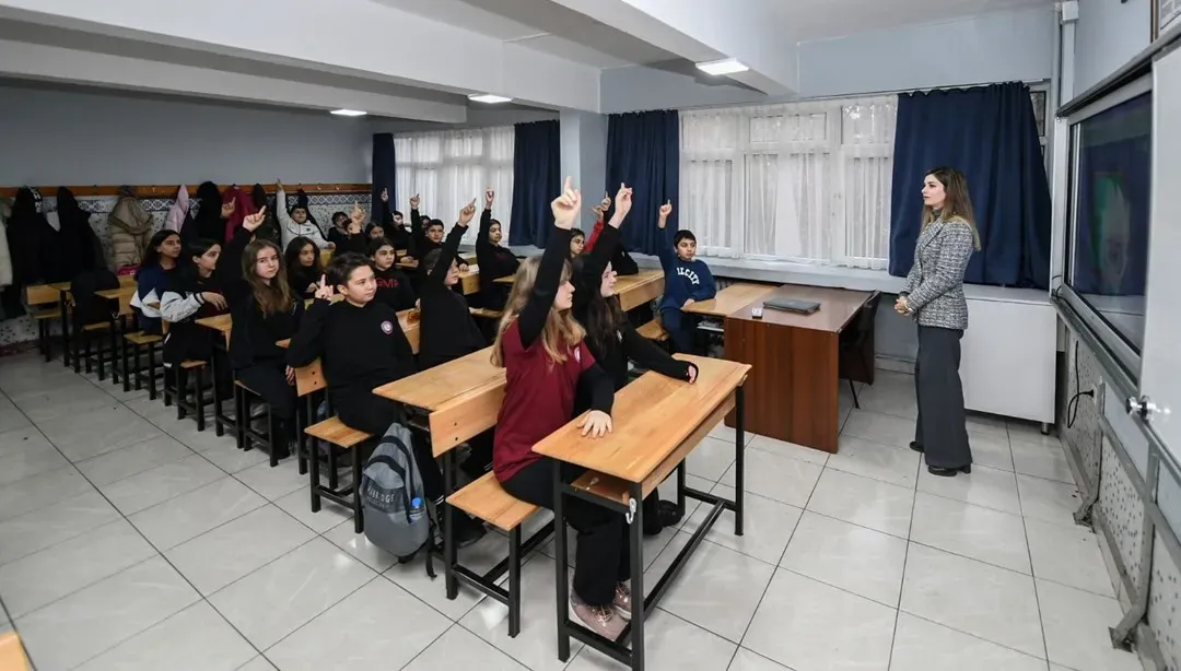 2025 Okulların Kapanış Tarihi: Yaz Tatili Kısalacak mı?