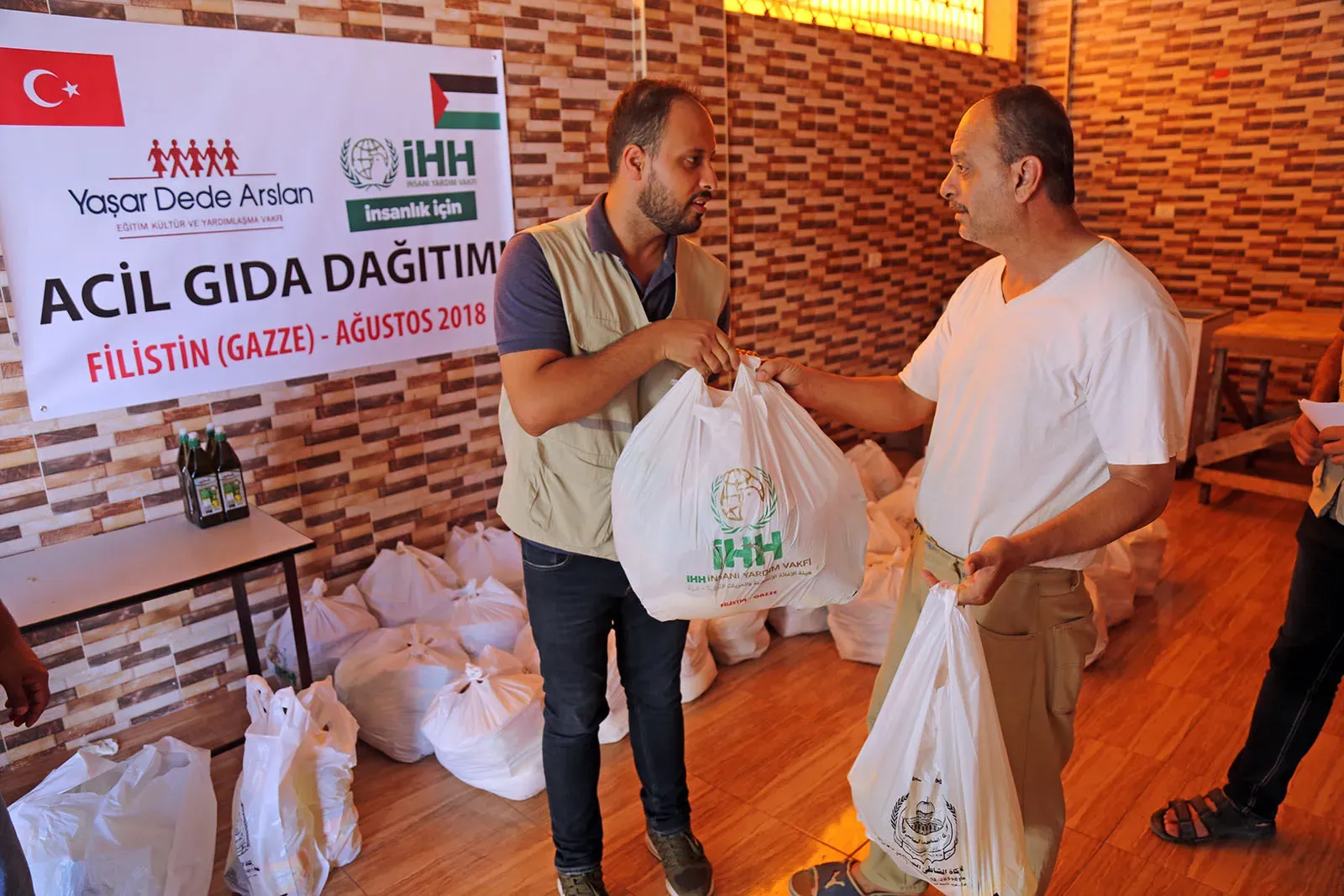 Gazze İnsani Yardım: İsrail Saldırısı ve Açlık Krizi
