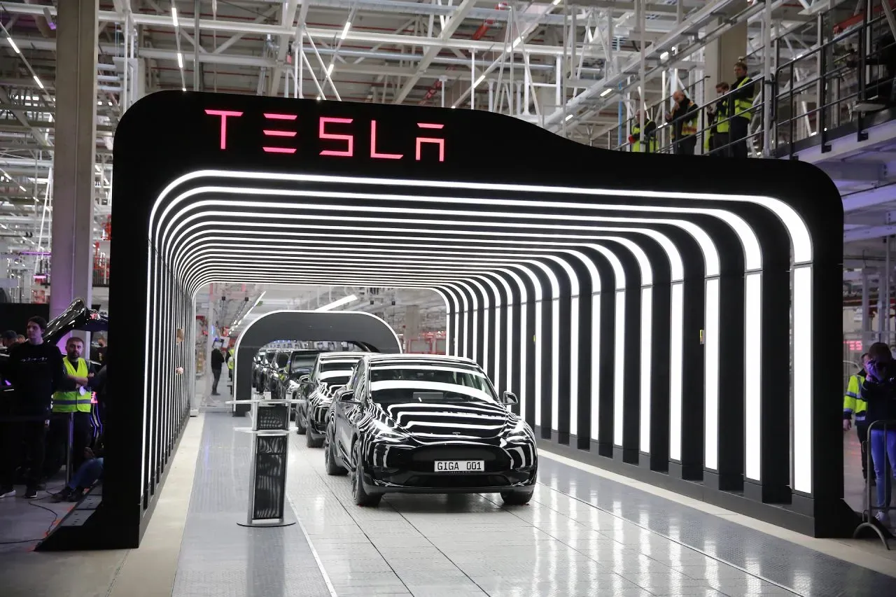 Tesla Hindistan'a Giriş Yaptı: Lüks Elektrikli Araçlar
