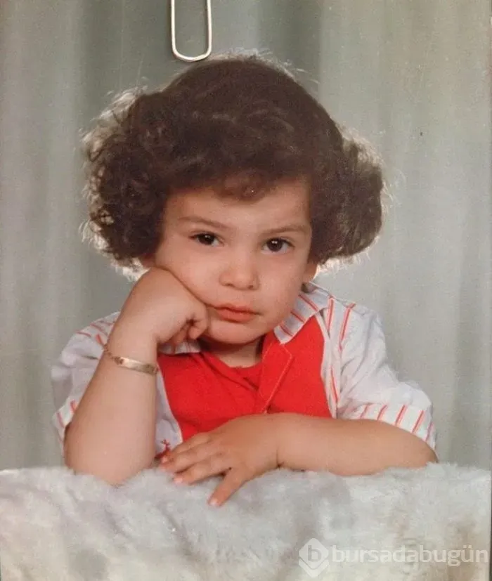 Ünlülerin Çocukluk Fotoğrafları ile Geçmişe Yolculuk
