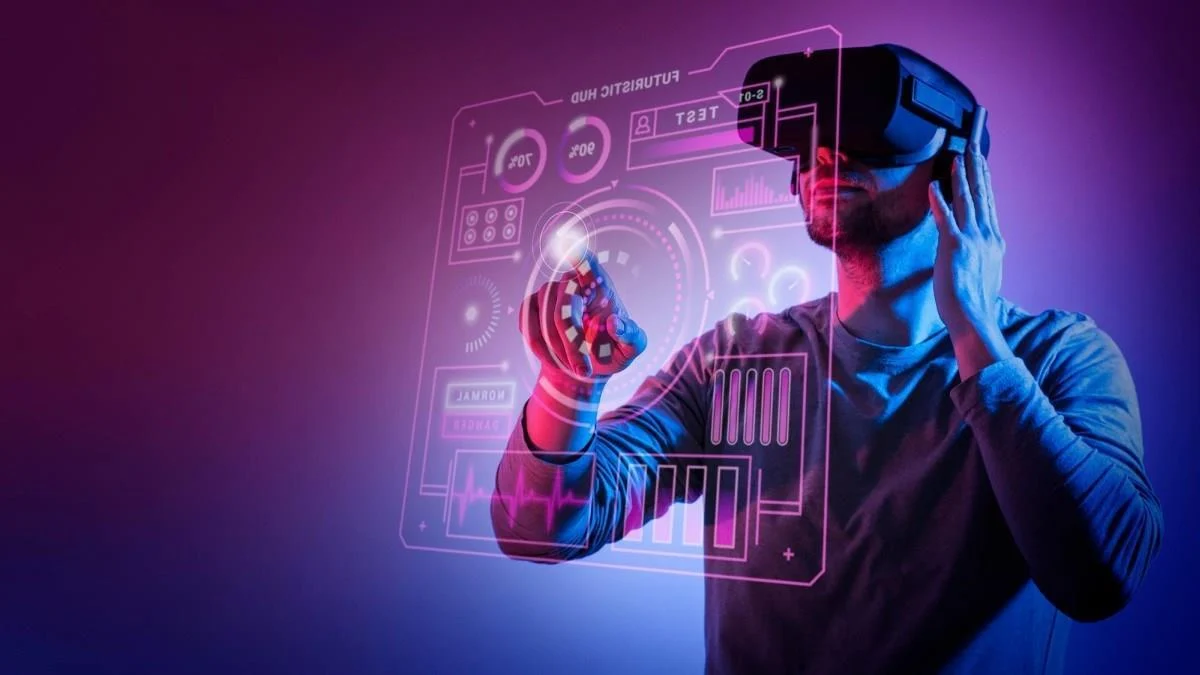Artırılmış Gerçeklik (AR) ve Sanal Gerçeklik (VR): Yeni Deneyimler