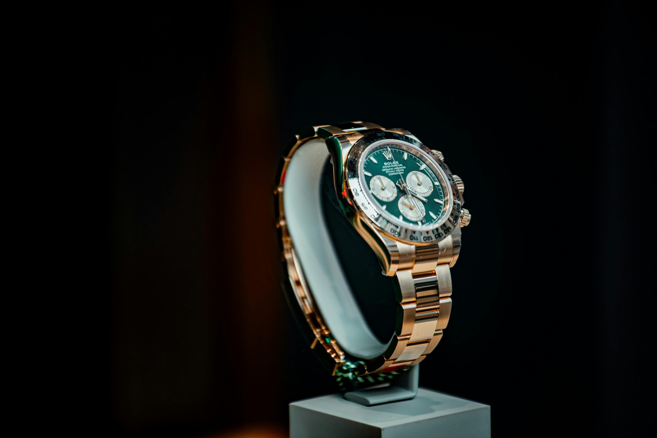Dünyanın En Prestijli Markası: Rolex Saat Rehberi ve Modelleri
