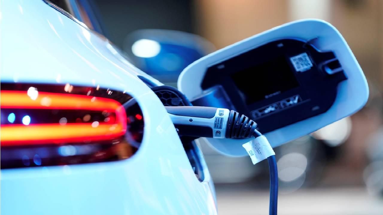 Elektrikli Araçlar Geleceğin Taşıtı Mı?