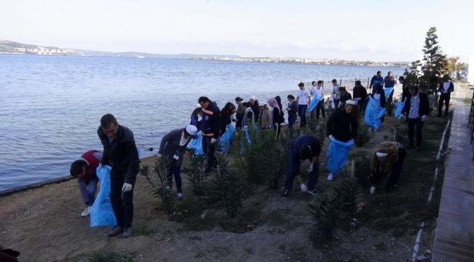 Ege’de Plastik Atıklara Karşı Kıyı Temizliği Kampanyası