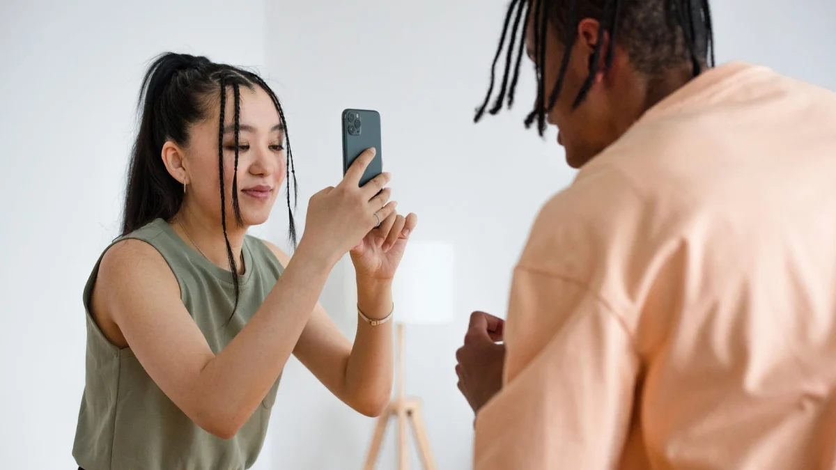 TikTok Fenomeni Olmak: Kısa Videolarla Nasıl Popüler Olunur?