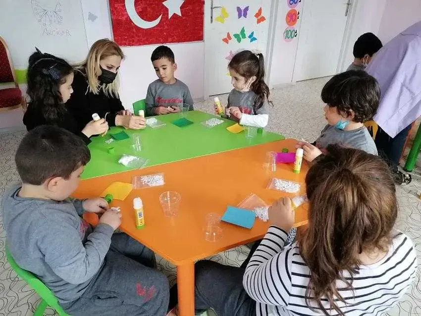 Eğitimde Aile Katılımı: Evde Destekleyici Öğrenme Stratejileri