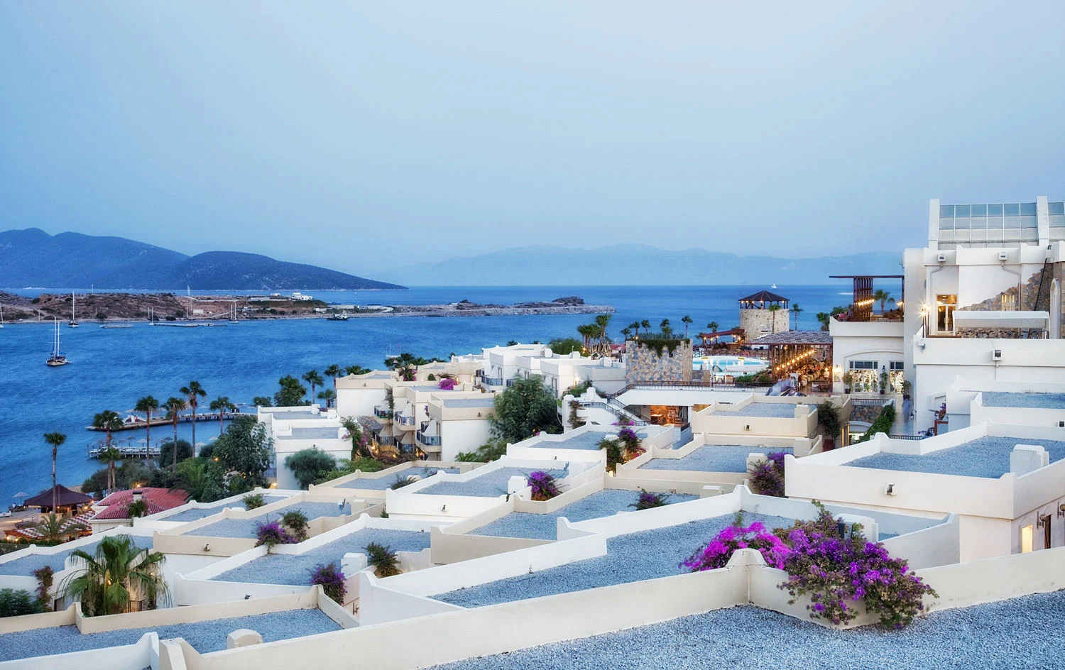 Lüks Tatil Deneyimleri: En İyi Butik Oteller ve Özel Tatil Köyleri
