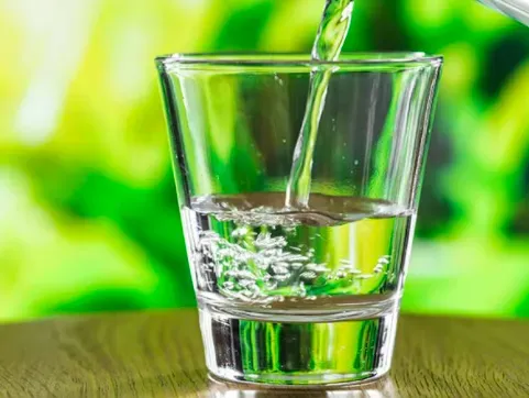 Su Orucu: Sağlık ve Detoks İçin Faydaları