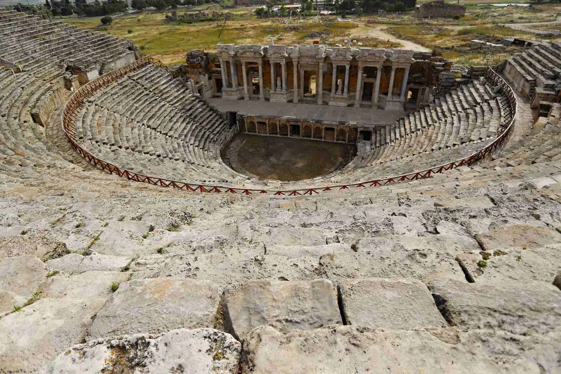 Hierapolis Örenyeri Gece Ziyaretiyle Büyülüyor