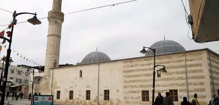 Kilis Çalık Camisi Restorasyonu İbadete Açıldı