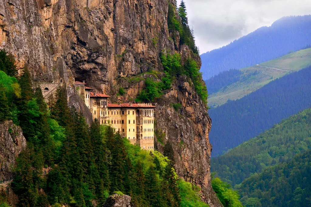 Sümela Manastırı: Trabzon'un Turistik Cenneti