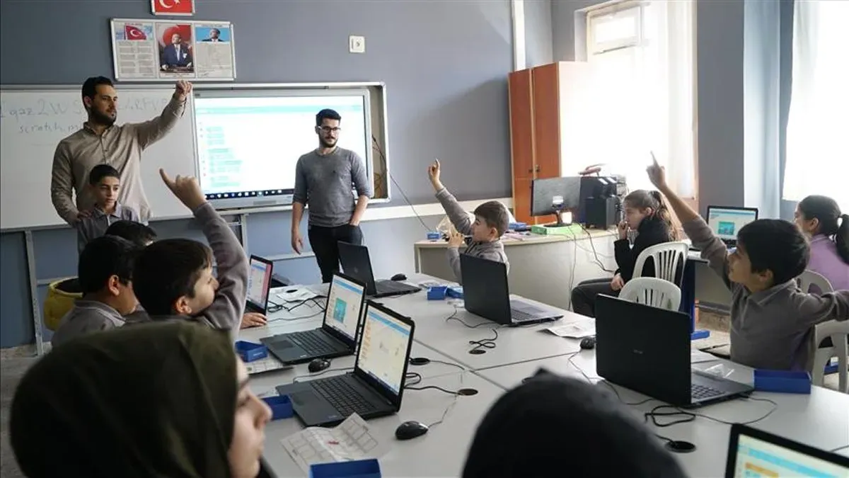 Eğitimde Dijital Sınıflar: Uzaktan ve Karma Öğrenme Modelleri