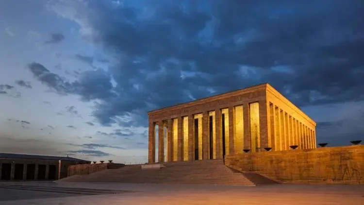 Anıtkabir Ziyaret Saatleri 2025: Kaçta Açılıyor ve Kapanıyor?