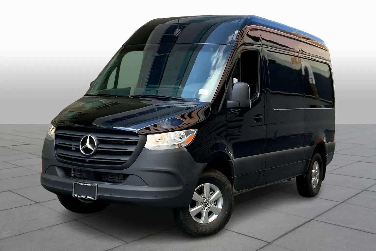 Mercedes-Benz Sprinter: Ticari Araçların Temsilcisi