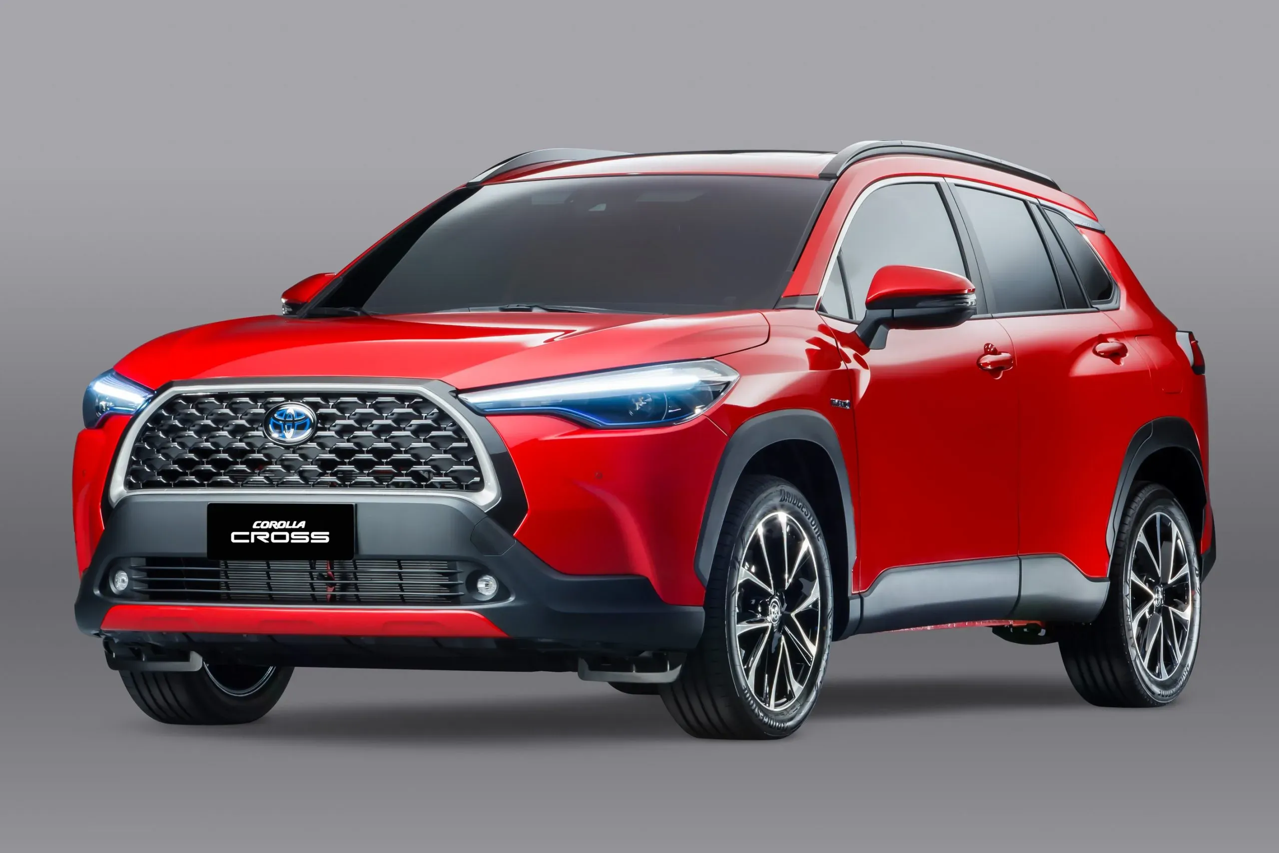 Toyota Corolla Cross Hybrid: Yenilikleriyle Dikkat Çekiyor