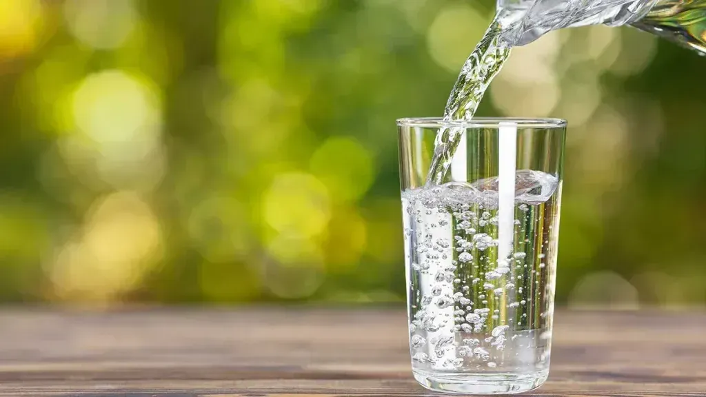 Sağlık için su tüketimi: Günlük hedefler ve ipuçları
