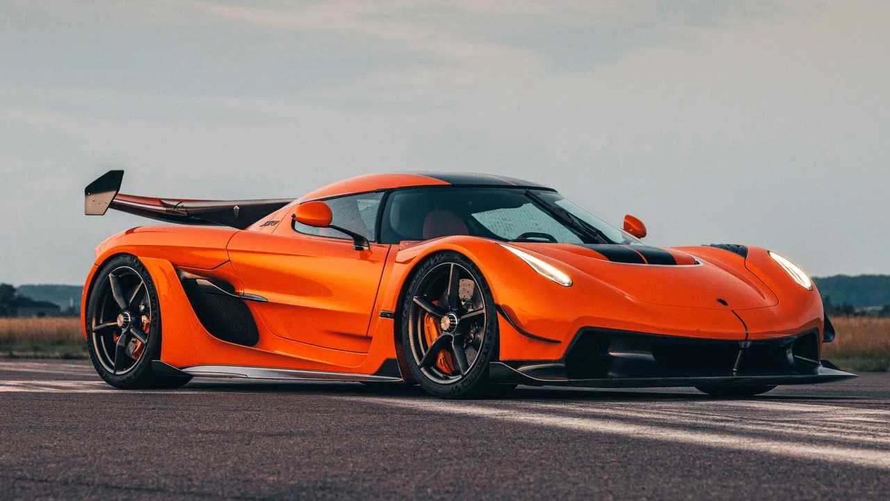 Motor Sporları Dünyası: En Hızlı Ve En İkonik Yarış Arabaları