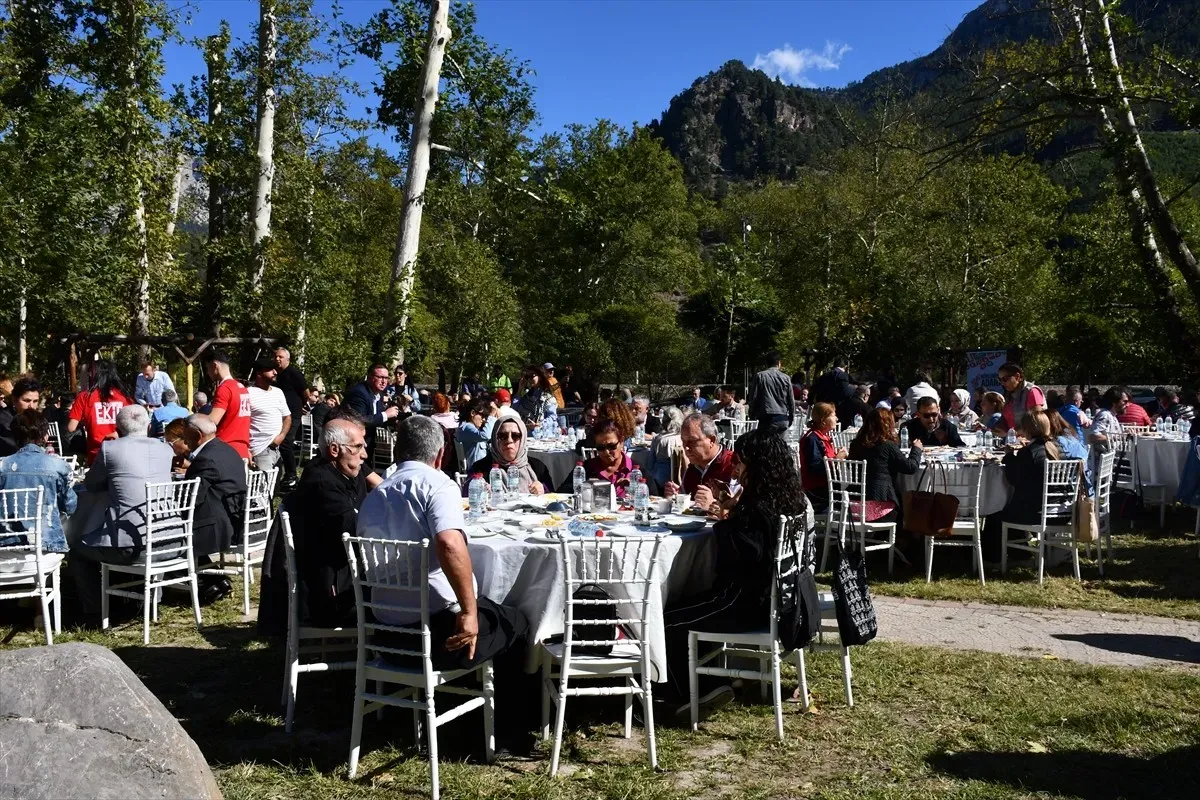 Gastronomi ile Seyahat: Yerel Lezzetlerle Keşif Yolculuğu