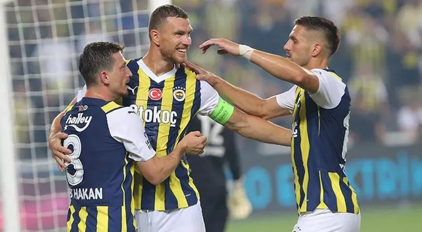 Fenerbahçe Tadic Dzeko'ya Veda Töreni Düzenledi