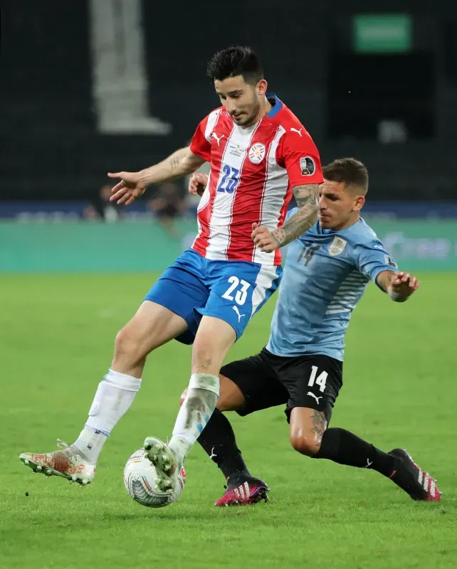 Lucas Torreira Transfer Haberleri: Galatasaray ve Rakipler