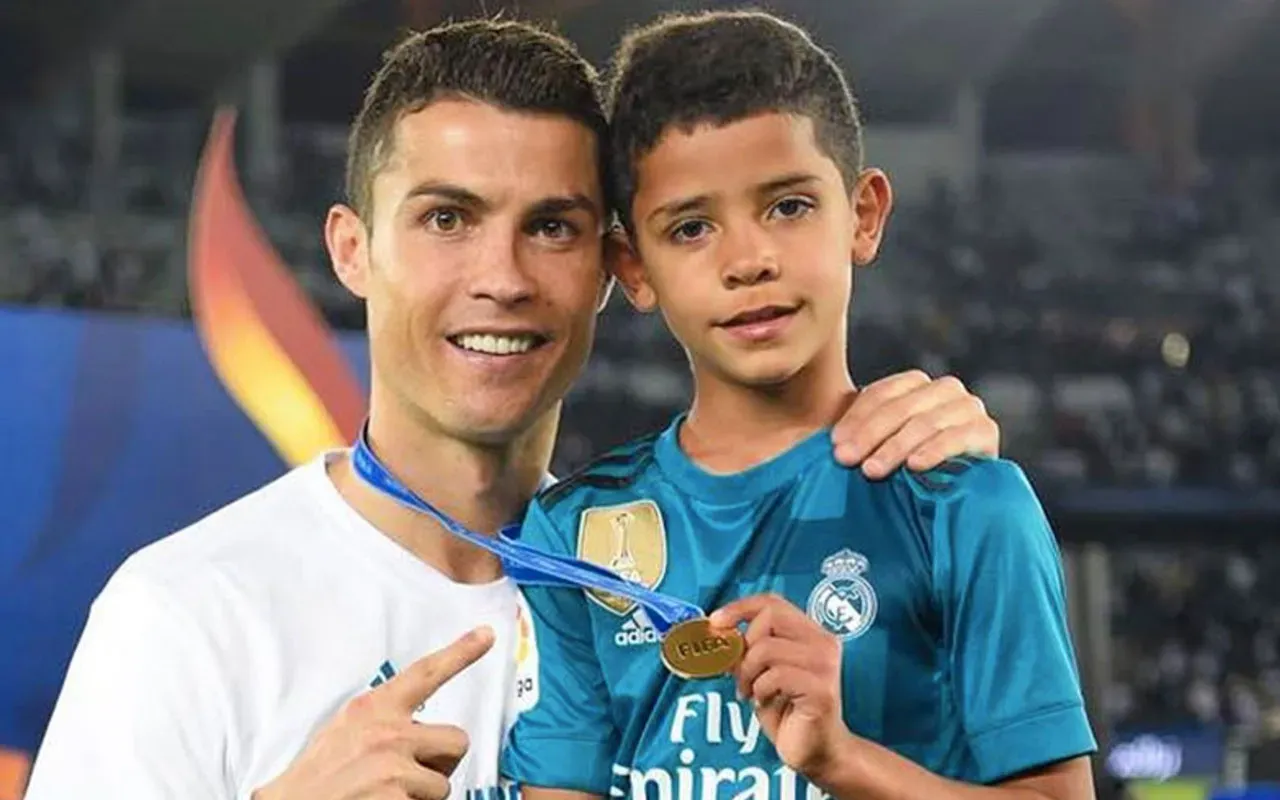 Cristiano Ronaldo Oğlu Portekiz 15 Yaş Altı Takımında