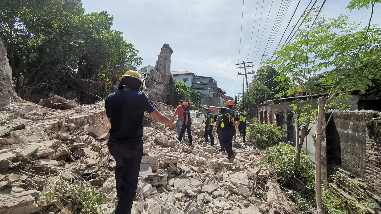 Filipinler Deprem: 5.9 Büyüklüğünde Şiddetli Sarsıntı