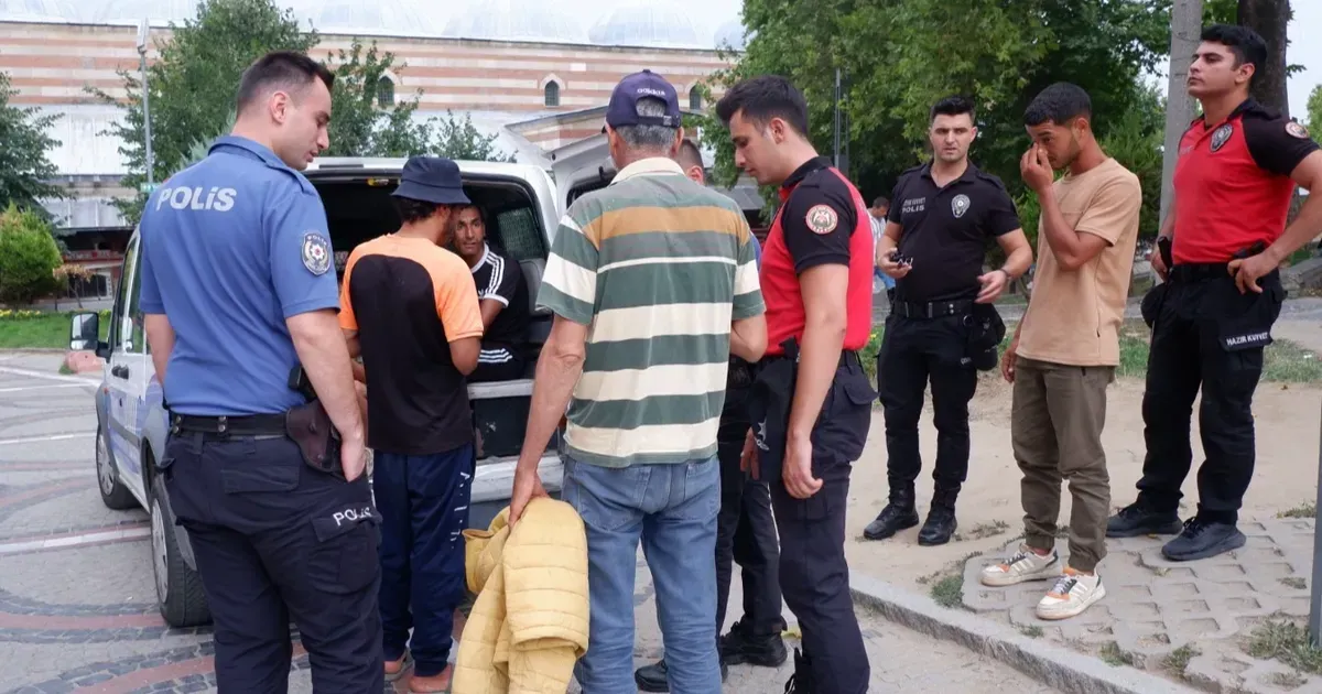 Edirne'de Düzensiz Göçmenler Yakaladı: İki Gözaltı