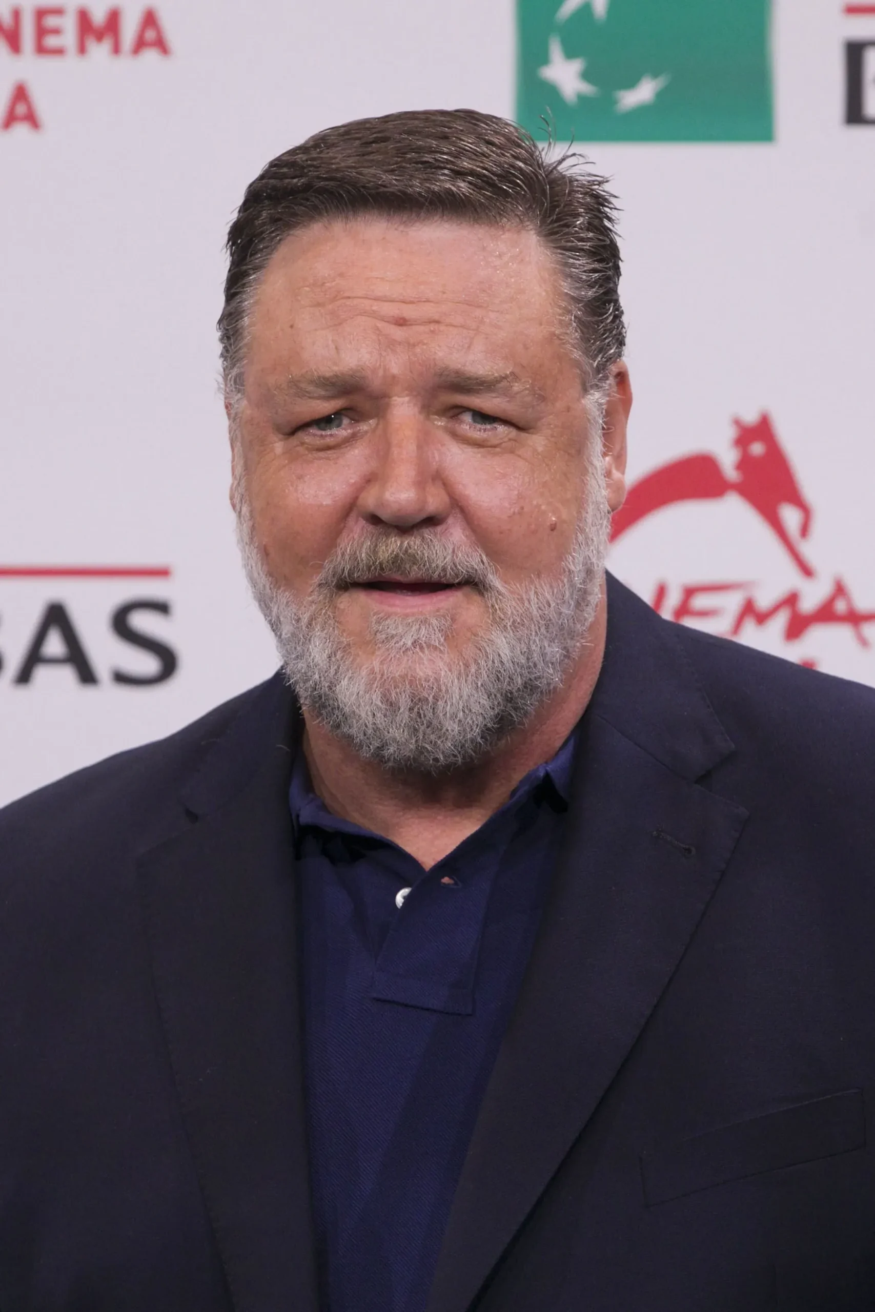 Russell Crowe'un Robin Hood Gerçeklerini Öğrenmesi