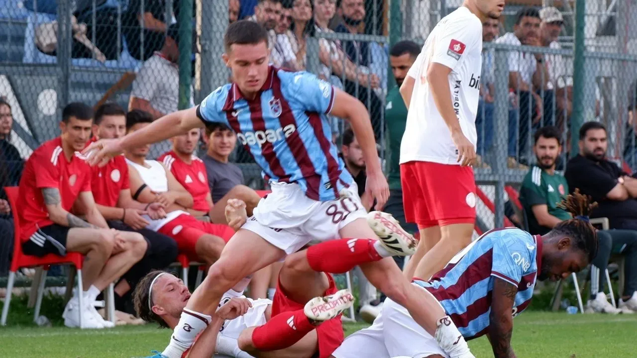 Trabzonspor Hazırlık Maçında Zob Ahan'ı 4-0 Yendi