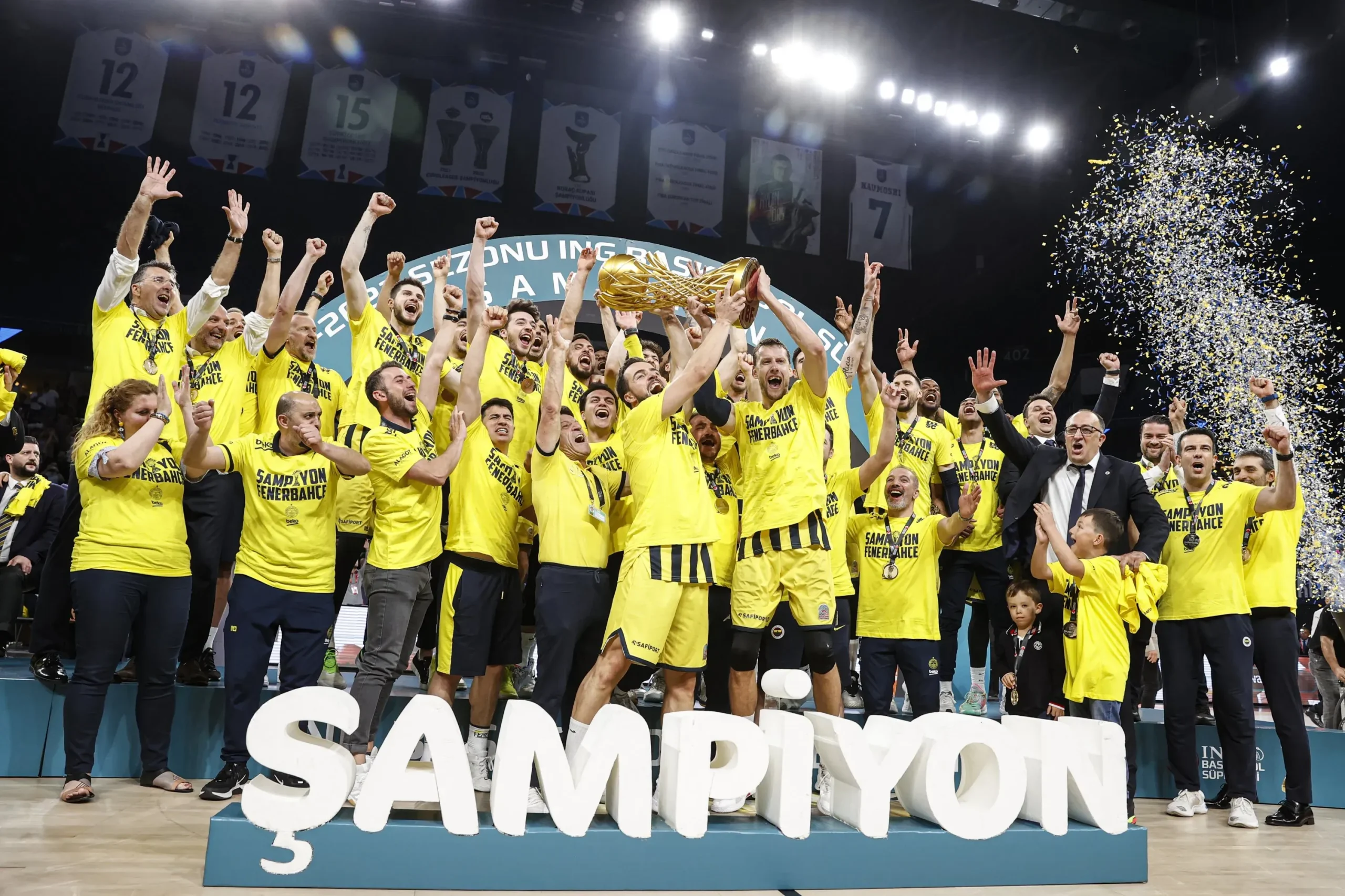 Fenerbahçe Beko THY Avrupa Ligi'nde Paris Basketbol'u Yendi