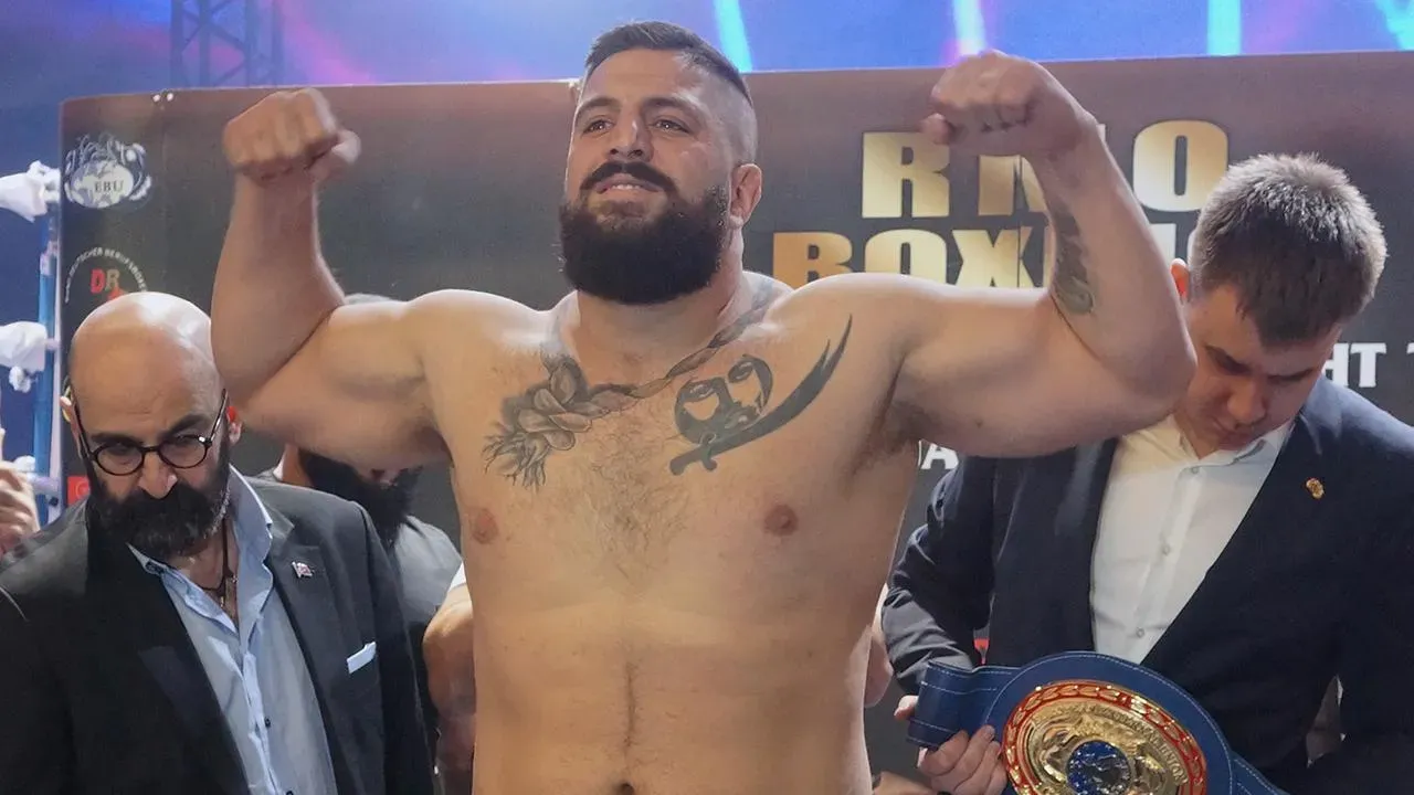 Umut Camkıran: WBC Asya Sıklet Şampiyonu Oldu
