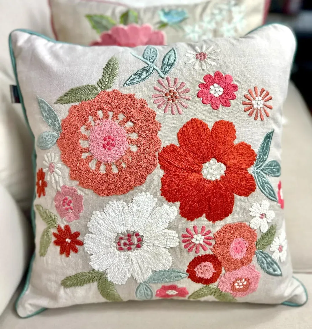 Embroidered Design Patterns for Home Decor: Pillows & Throws