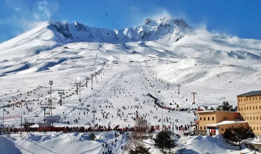Erciyes Kayak Merkezi: Soğukta Sıcak Su Keyfi