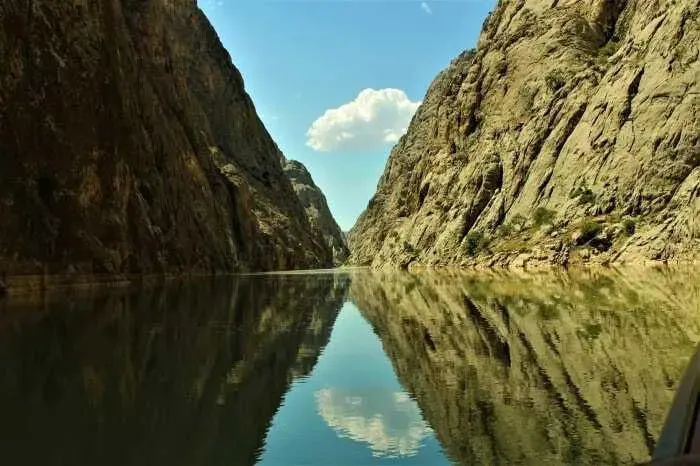 Karanlık Kanyon: Macera Dolu Zipline ve Tekne Turu