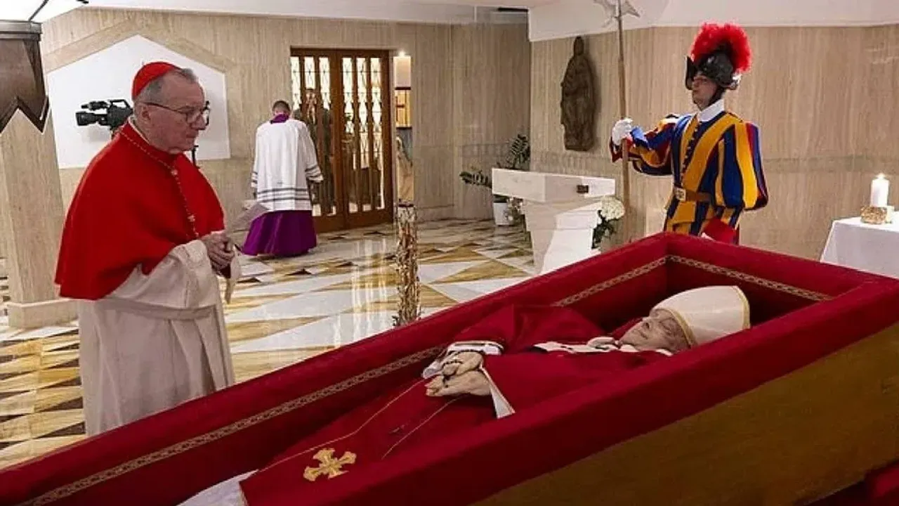 Papa Franciscus Cenazesi: Numan Kurtulmuş Vatikan'da