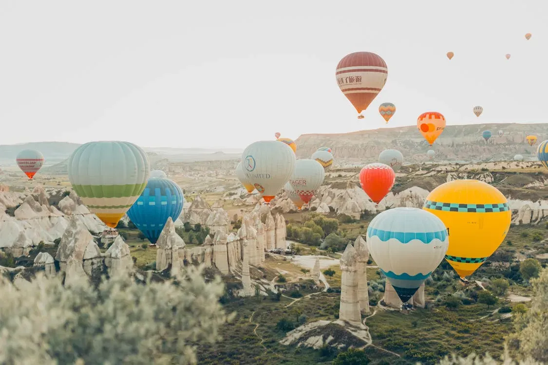 Kapadokya Sıcak Hava Balonları ile Unutulmaz Bir Deneyim