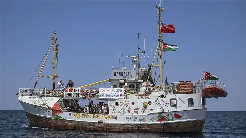 Hanzala gemisi: İsrail müdahale etti, yardım durdu